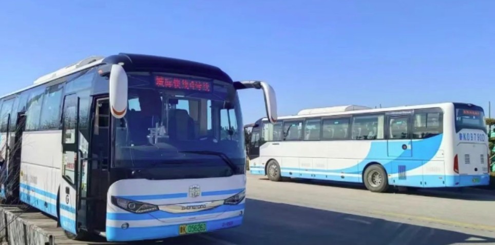 乘坐城際4號線，打卡布魯維斯、那香海、海草部落，連線貓頭山、火炬八街。